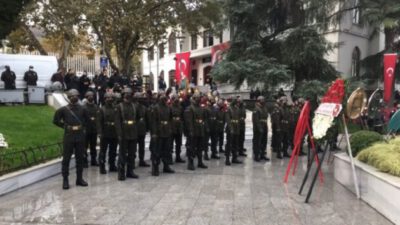 Ulu Önder ölümünün 83’üncü yıl dönümünde Valilik önünde anıldı