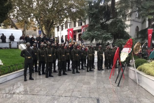 Ulu Önder ölümünün 83’üncü yıl dönümünde Valilik önünde anıldı
