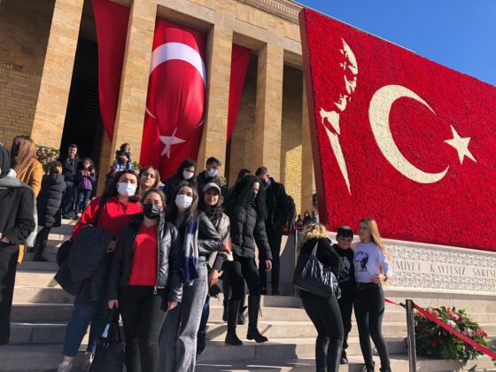 Kız Öğrenci Yurdu öğrencileri Ata’yı ziyaret etti