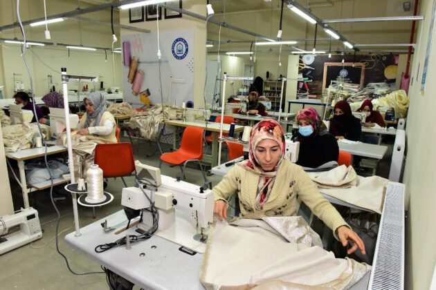 ANNELER EĞİTİME ÇOCUKLAR OYUN EVİNE