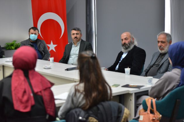 YAZAR ADAYLARI DERSBAŞI YAPTI