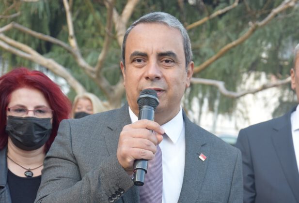 CHP BURSA İL ÖRGÜTÜ ATA’NIN HUZURUNDA
