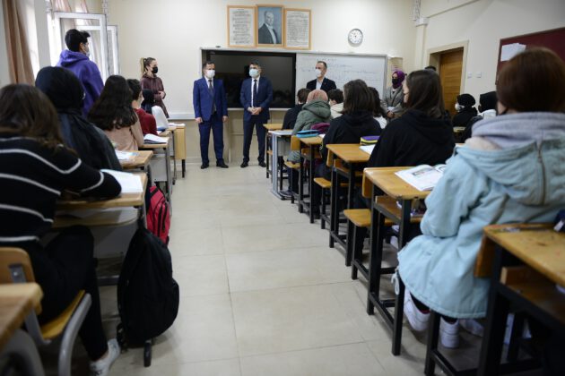 BAŞKAN YILMAZ PAZARTESİ MESAİSİNE ÖĞRENCİLERLE BAŞLIYOR