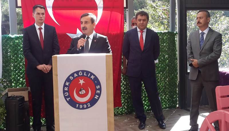 Salgınla Mücadelede Sağlıkçıların Emeğini Alkışla Değil Maddi Açıdan Güçlendirerek Ödeyin!