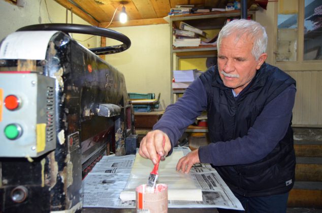 İZNİK’İN YARIM ASIRLIK MATBAA USTASI