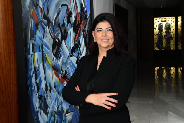 Escar, ”Yıldız Pazar”da