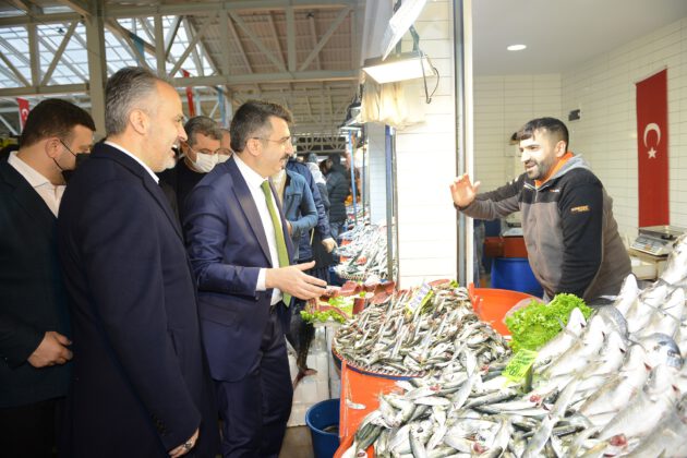 YILDIRIM’A HİZMET YAĞIYOR! MİLLET MAHALLESİ MODERN PAZAR ALANINA KAVUŞTU