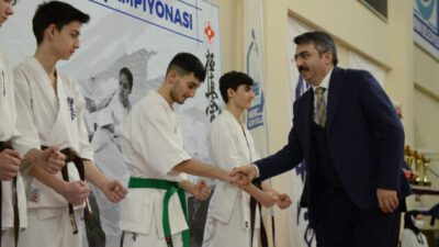 YILDIRIM’DA KARATE RÜZGÂRI