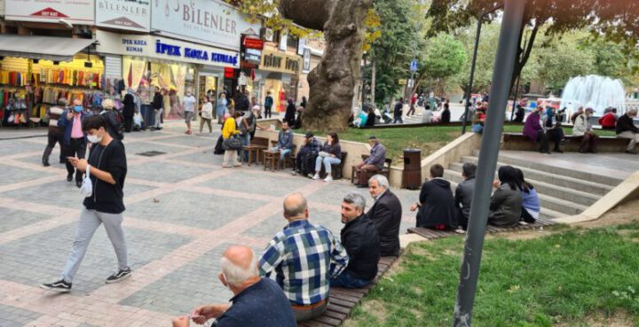 Bursa’daki ÇAKMA BANK Olayında Dikkat Çeken Olay! “Tevdi İşlemine Tabi Olan Personel Neden Gizleniyor!”