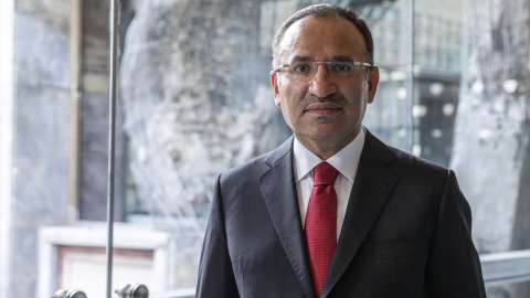 Bozdağ’dan ilk talimat: Elini kolunu sallayarak gezemeyecekler