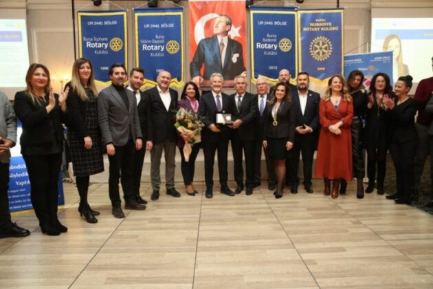 Bademli Rotary Kulübü’nden Başkan Erdem’e teşekkür plaketi