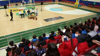 Bursasporlu basketbolcular çocuklarla buluştu