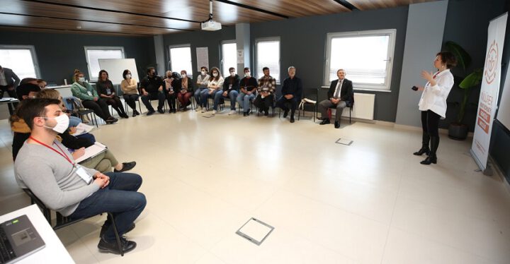 GENÇLER POLİTİKALARINI OLUŞTURMAK İÇİN NİLÜFER’DE BULUŞTU