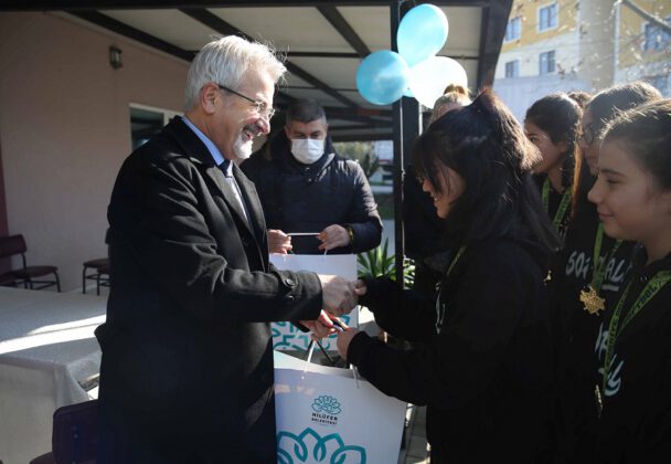 Kupa sevincini Başkan Erdem ile paylaştılar
