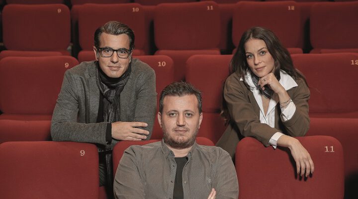 EMEL ÇÖLGEÇEN ve TAYANÇ AYAYDIN, YENİ OYUNLARI “SIR”RI MİLLİYET SANAT’A ANLATTI… “KİMSE KÖTÜ DEĞİL, SADECE İNSAN”