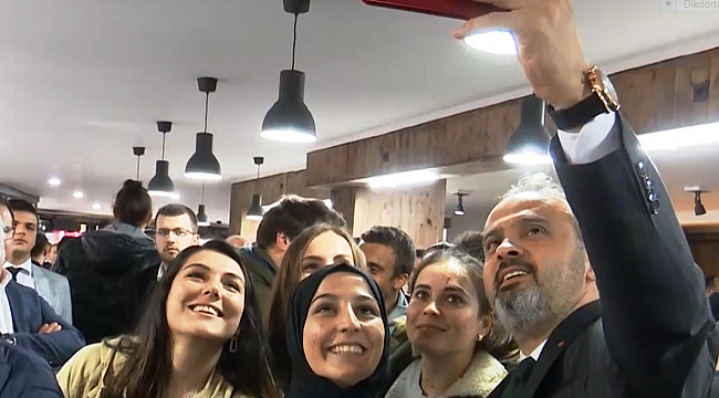 Bursa’da öğrenciler toplu taşımaya yöneldi