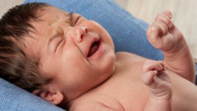 Bebeklerde katılma nedir? İlk yardım nasıl olmalı?