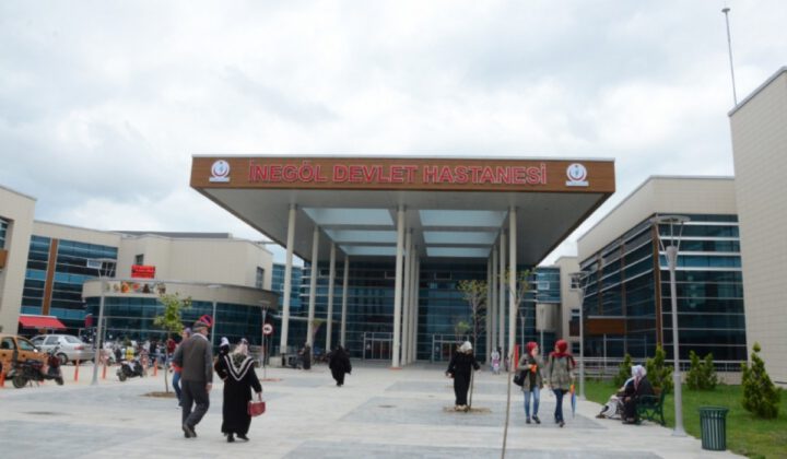 İNEGÖL DEVLET HASTANESİ’NDE HASTALAR DOKTORSUZ KALDI