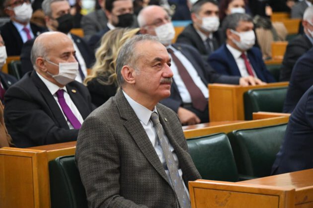 Koltuk Derdine Düşenler Milletin Çektiği Izdırabı Anlayamaz!