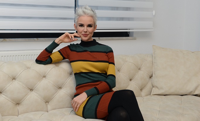 16 yaşından beri  sizi kandırıyorum!   Keşke daha önce  anne olsaydım