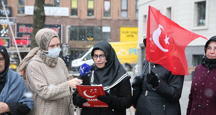 Kendilerini “tek dişi kalmış garbın afakının sanal büyüsüne” kaptırdılar!