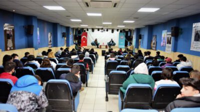 YILDIRIM’DA GENÇLERE DİJİTAL ÇAĞI ANLAMAK SEMİNERLERİ