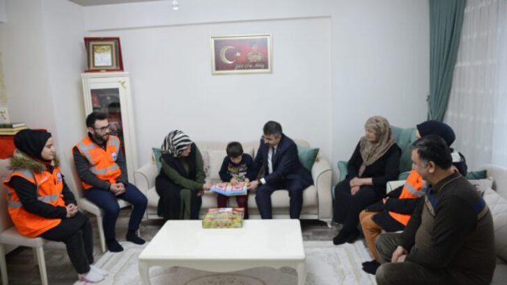 YILMAZ: “TÜRKİYE BÜYÜK BİR EVDİR VE BU EVİN GERÇEK SAHİPLERİ ŞEHİTLER VE FEDAKÂR ŞEHİT AİLELERİDİR.