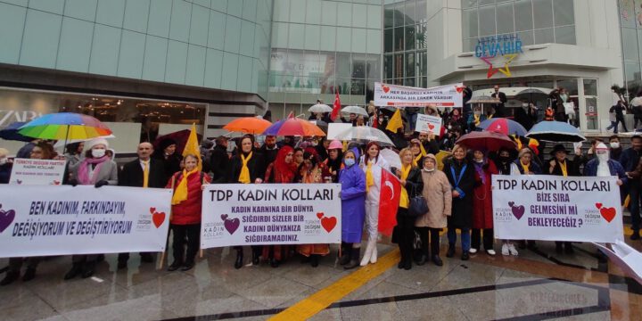 Kadınlar Bu Yoldan Yalnız Başına Yürümeyecek! Biz Hep Onların Yanlarında Olacağız!