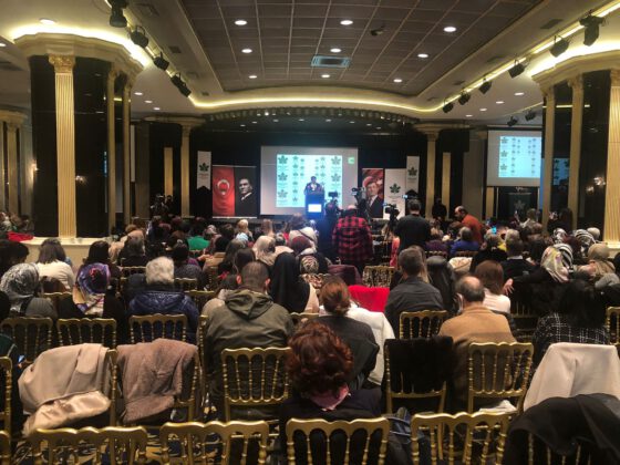 Biz geleceğiz ve ülkeyi sürüklediğiniz felaketten bu ülkeyi kurtaracağız