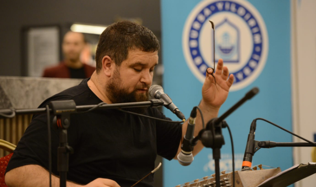 ÜNLÜ SANTUR SANATÇISINDAN ‘KÜTÜPHANE HAFTASI’NA ÖZEL KONSER