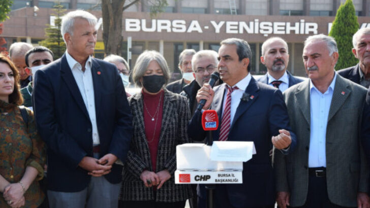 AKP hükümeti lime lime dökülüyor, Türkiye’yi yönetemiyor!