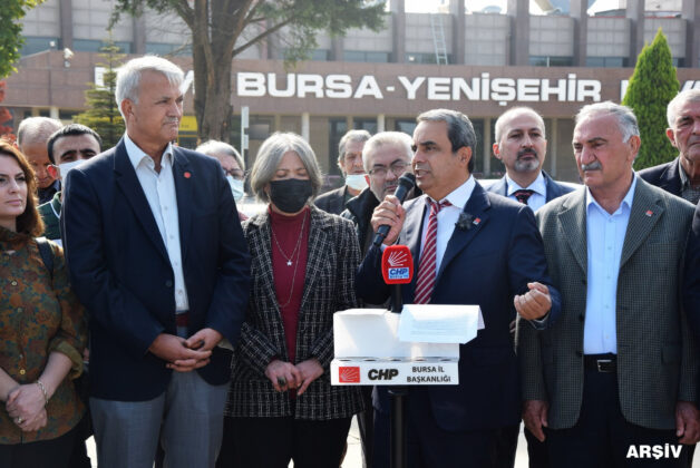 AKP hükümeti lime lime dökülüyor, Türkiye’yi yönetemiyor!
