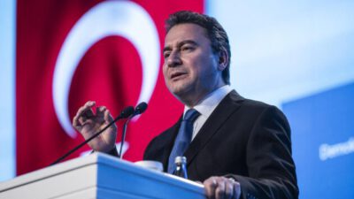 Ülkemizin yaşadığı demokratik gerilemeyi durduracağız