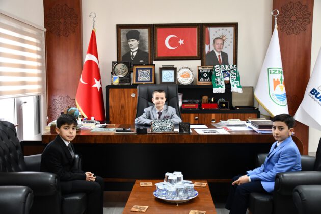 MİNİK BAŞKAN 23 NİSAN ETKİNLİKLERİNE DAVET ETTİ