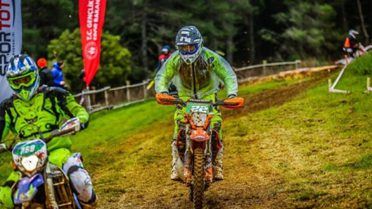 İZMOK Süper Enduro Şampiyonası’ndan Kupalarla Döndü