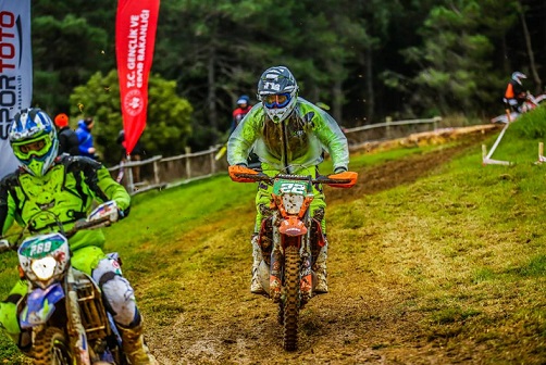 İZMOK Süper Enduro Şampiyonası’ndan Kupalarla Döndü