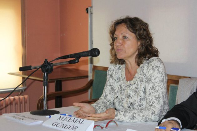 MEBUSE TEKAY’IN ÖYKÜ KİTABI “ANNEM GİBİ OLMADIM” KAFKA KİTAP LOGOLU YENİ TASARIMIYLA RAFLARDA!