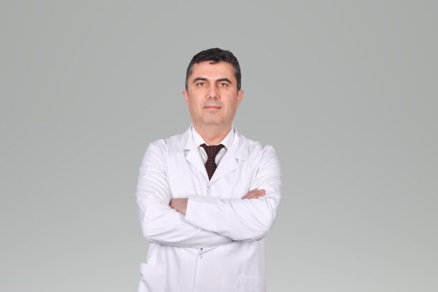 TOPUKLU AYAKKABI GİYMEK OMURGA RAHATSIZLIĞI SEBEBİ