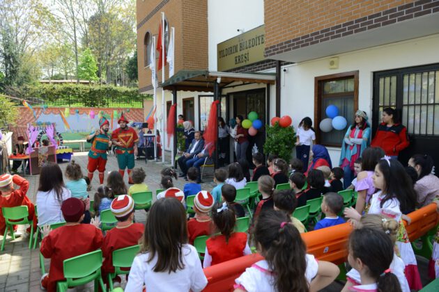 YILDIRIMLI ÇOCUKLAR BU SOKAĞI ÇOK SEVDİ