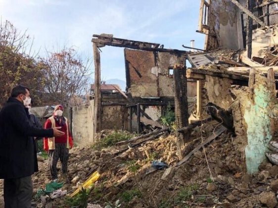 GÜRSU’DA, METRUK BİNALARIN OLASI RİSKLERİNİ ÖNLEMEK İÇİN YIKIM