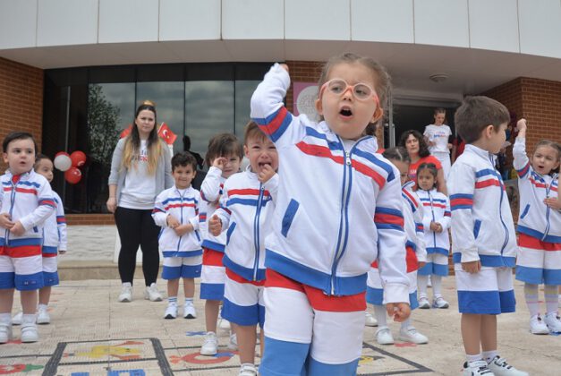Miniklerin 23 Nisan coşkusu