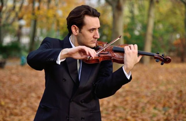 DÜNYACA ÜNLÜ KEMAN SANATÇISI ÖNDER BALOĞLU  İZMİRLİ MÜZİKSEVERLERİ BİR MOZART İLKİYLE BULUŞTURDU