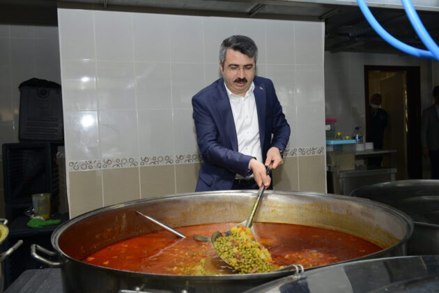 YILDIRIM’DA GÖNÜLLERDE SOFRALARDA BİR