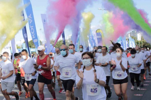 YILIN EN RENKLİ KOŞUSUNDA POLİSAN İMZASI   İSTANBUL’UN EN RENKLİ KOŞUSU POLİSAN KANSAİ BOYA SPONSORLUĞUNDA GERÇEKLEŞTİ