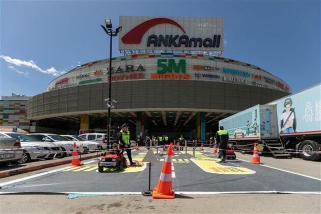 TRAFİK HAFTASI BAŞKENTTE ÇEŞİTLİ ETKİNLİKLERLE KUTLANDI