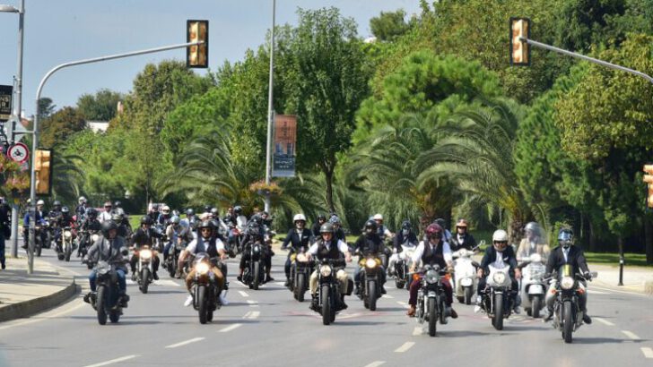 Centilmenlerin sürüşünde kahveler sağlık için demlenecek