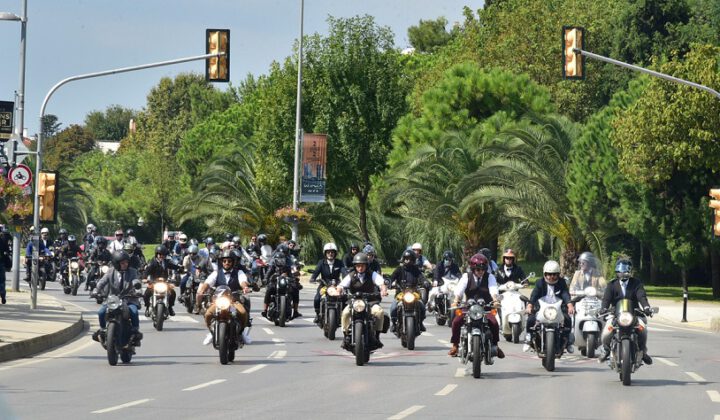 Centilmenlerin sürüşünde kahveler sağlık için demlenecek