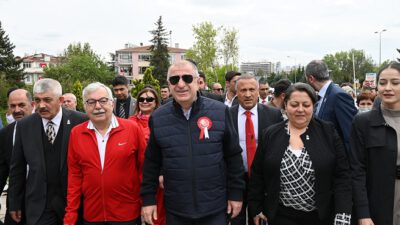 Özdağ’dan Anıtkabir Ziyareti