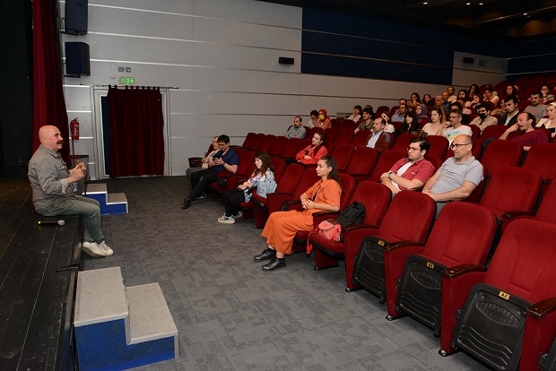 Nilüferli sinema tutkunları Ezel Akay ile söyleşti
