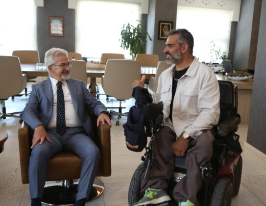 TURGAY ERDEM’E TEŞEKKÜR PLAKETİ